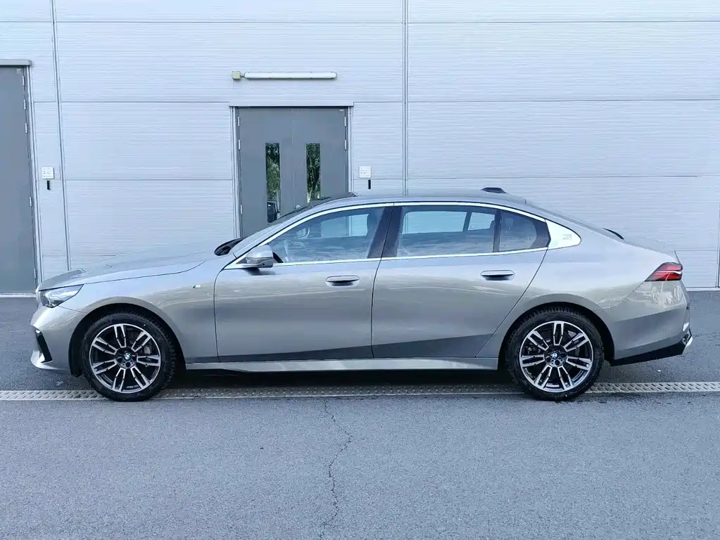BMW 5 Series 5 2024 530Li Lead M Sport