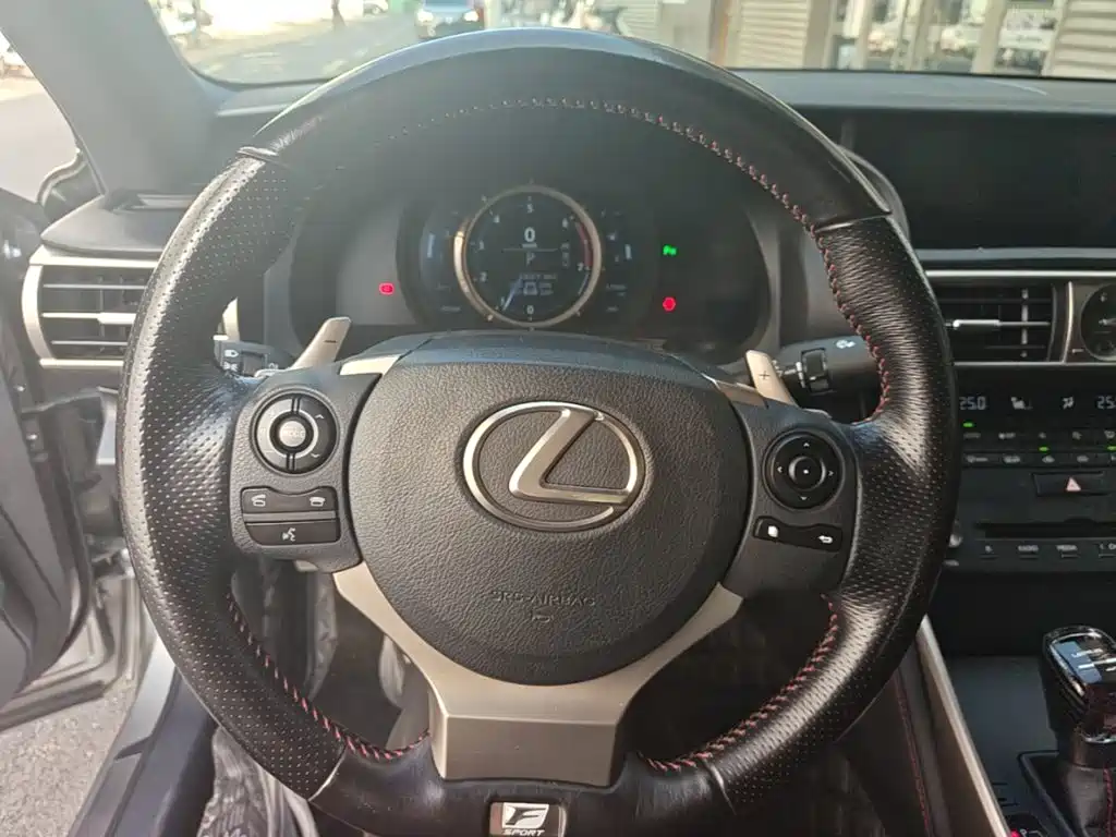 Lexus IS — миниатюра 11