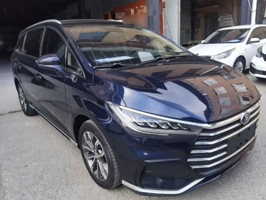 BYD MAX — миниатюра 4