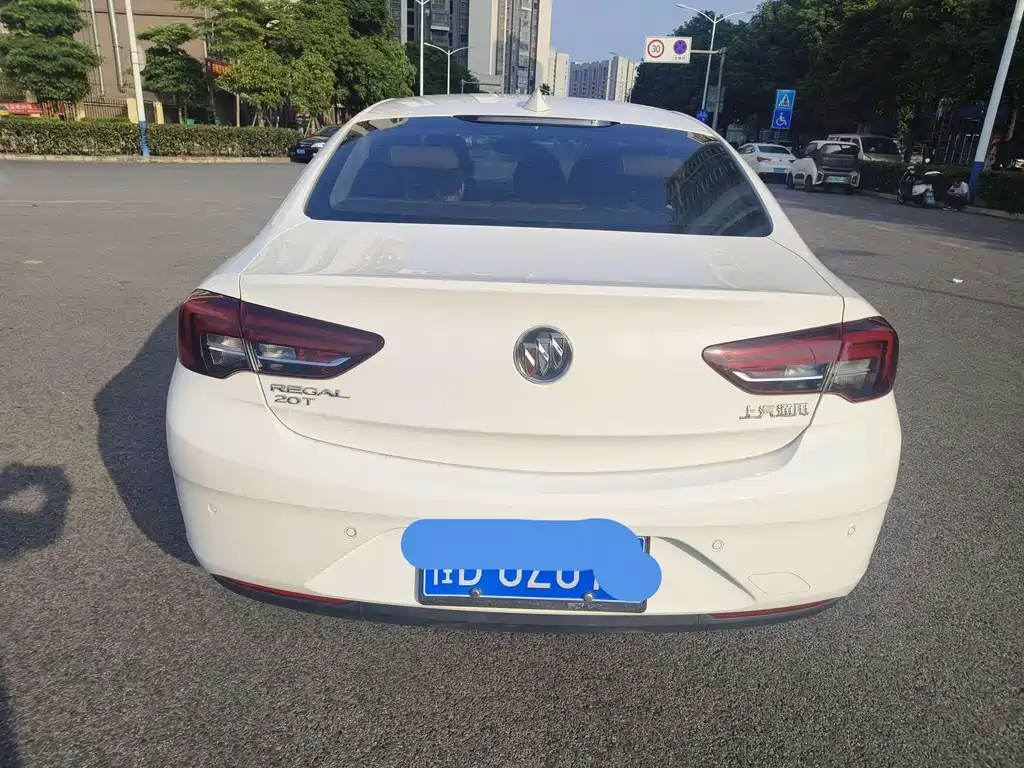 Buick Regal — миниатюра 10