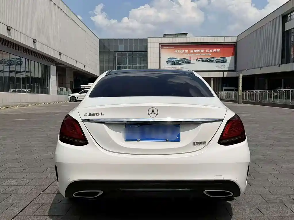 Mercedes-Benz C-Class — миниатюра 11