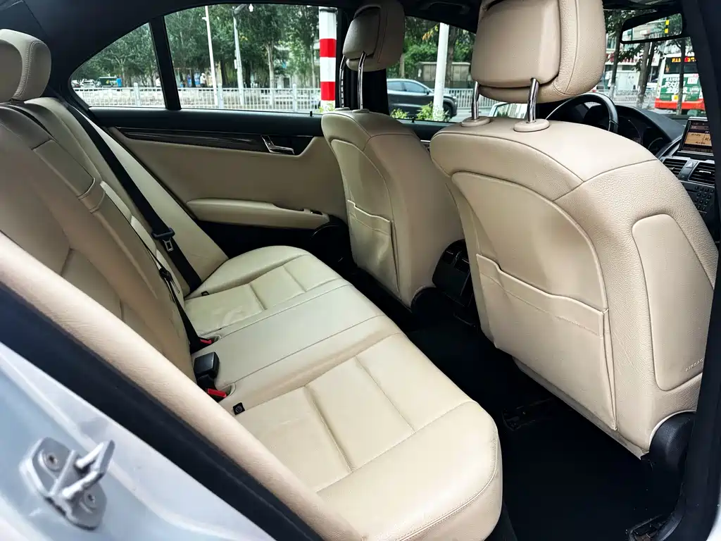 Mercedes-Benz C-Class C 2010 C 300 Fashion