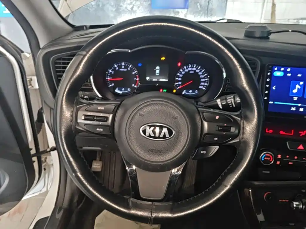 Kia K5 — миниатюра 11