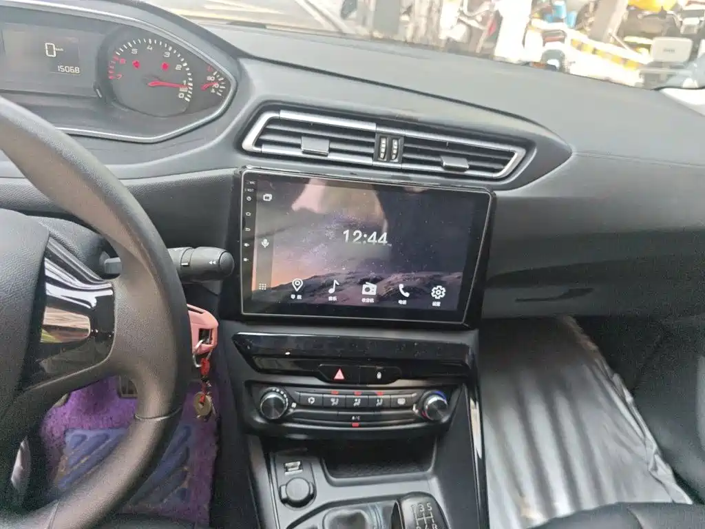 Peugeot 308 — миниатюра 6