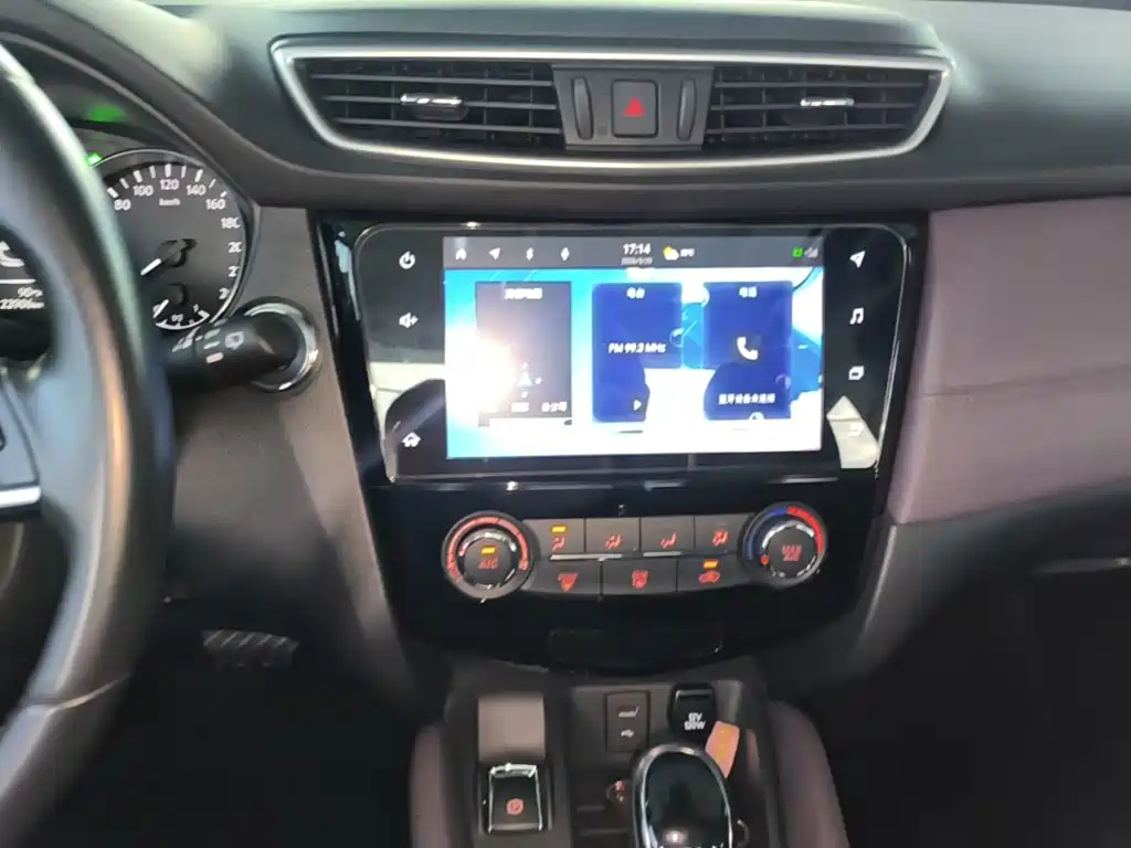 Nissan Qashqai — миниатюра 13