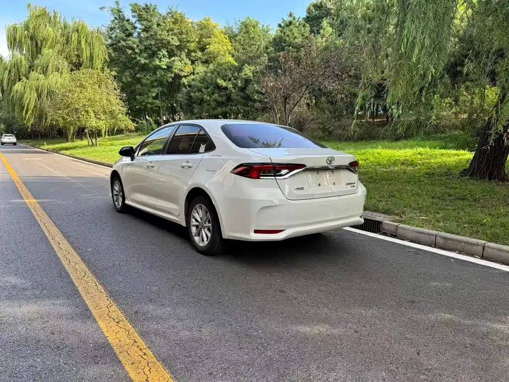 Toyota Corolla — миниатюра 5