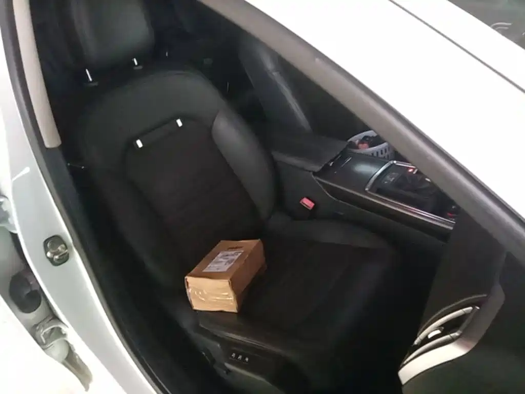 Citroen C6 — миниатюра 25
