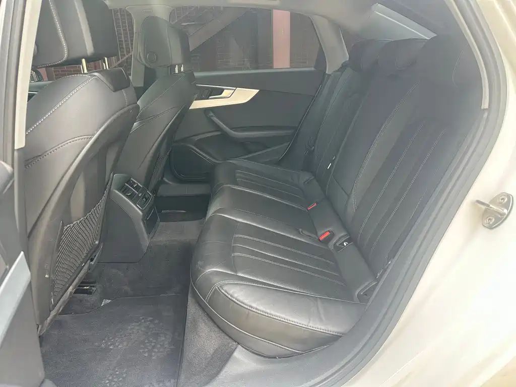 Audi A4L — миниатюра 10
