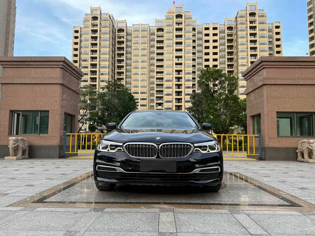 BMW 5 SERIES