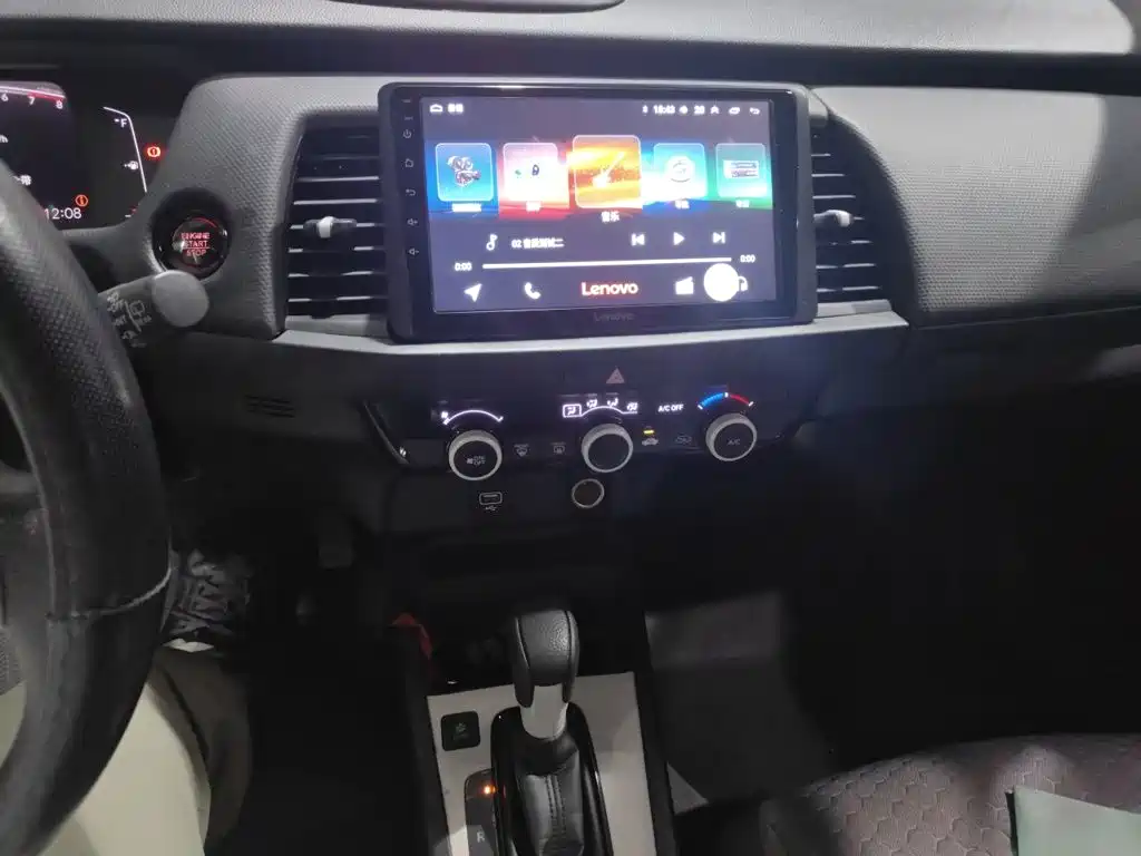 Honda Fit — миниатюра 9