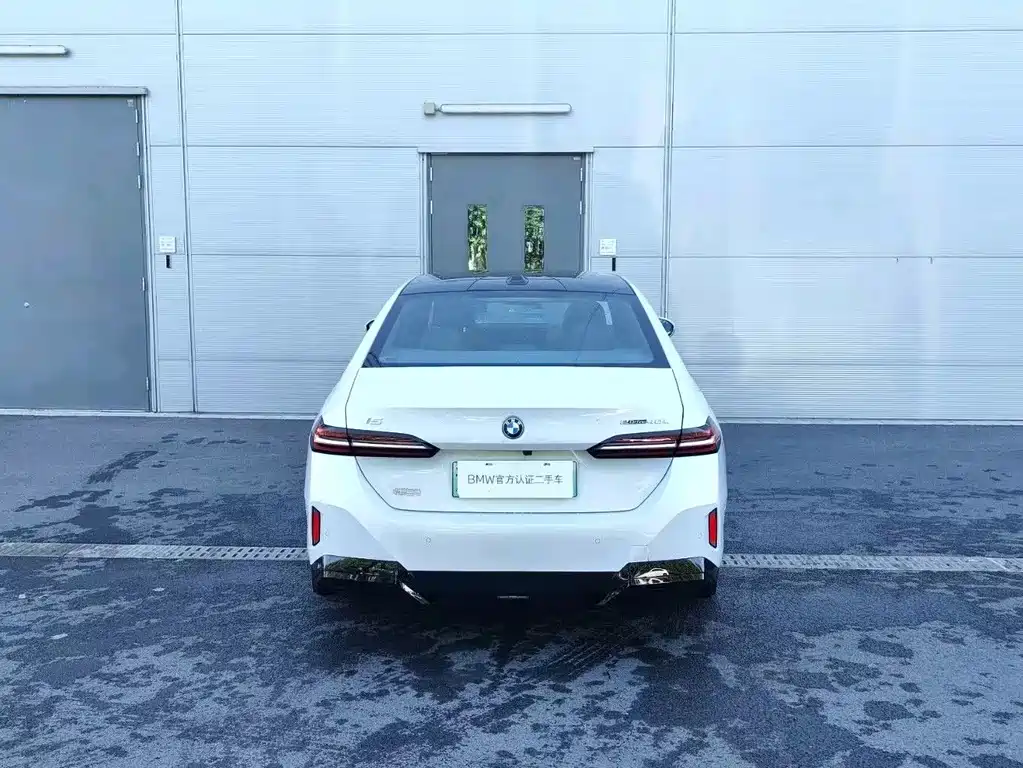 BMW i5 — миниатюра 3