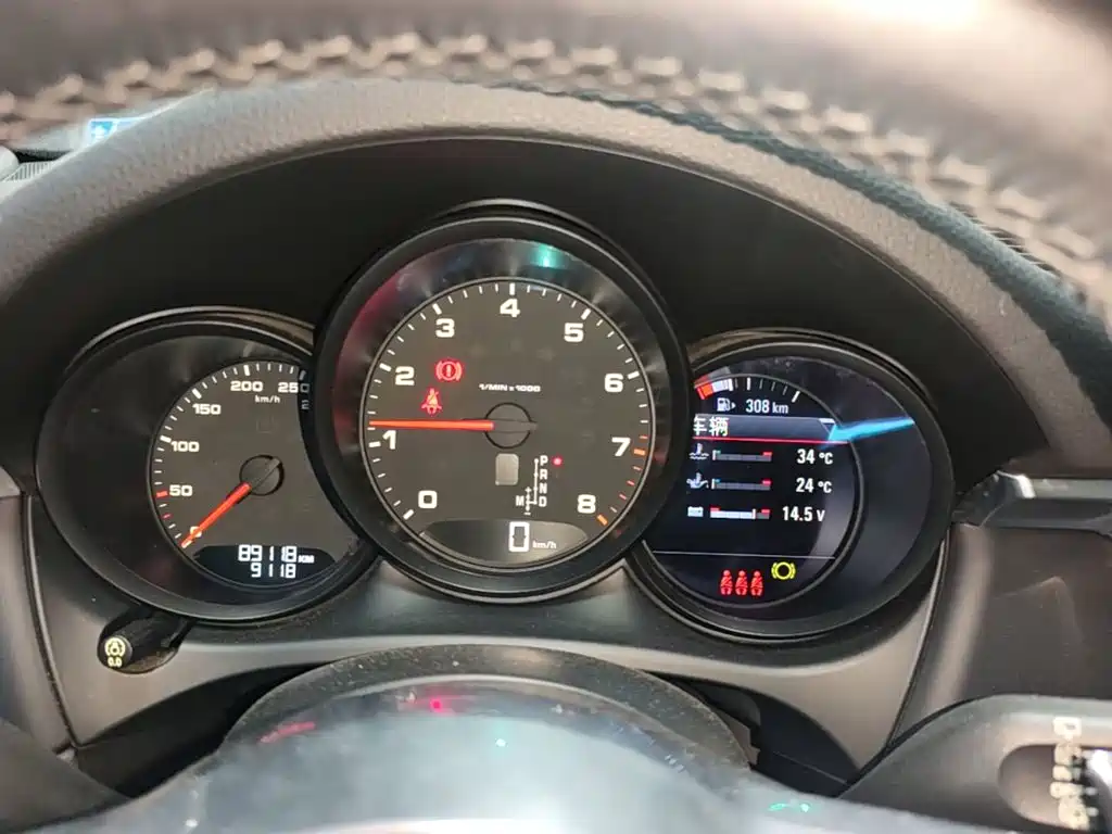 Porsche Macan — миниатюра 12