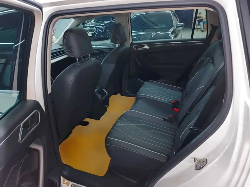 Volkswagen Tiguan L — миниатюра 17