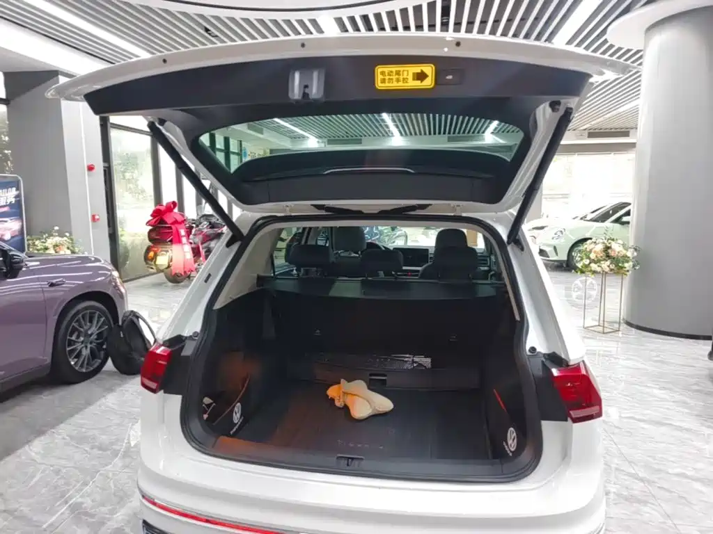 Volkswagen Tiguan L — миниатюра 19