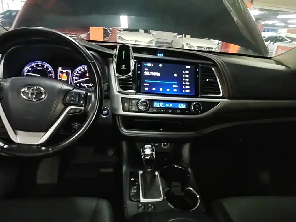 Toyota Highlander — миниатюра 13
