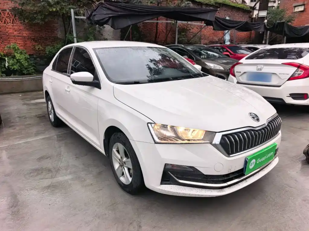 Skoda Rapid — миниатюра 4