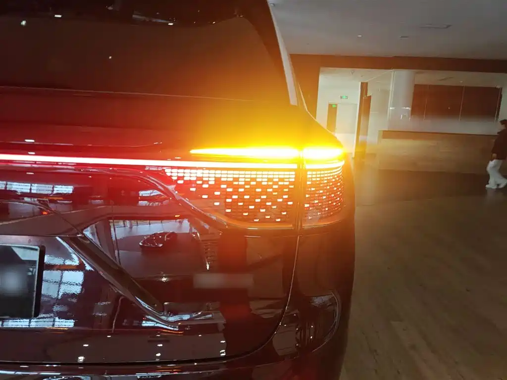 Aito M9 2025 Ultra 52kWh 5 мест (192 )
