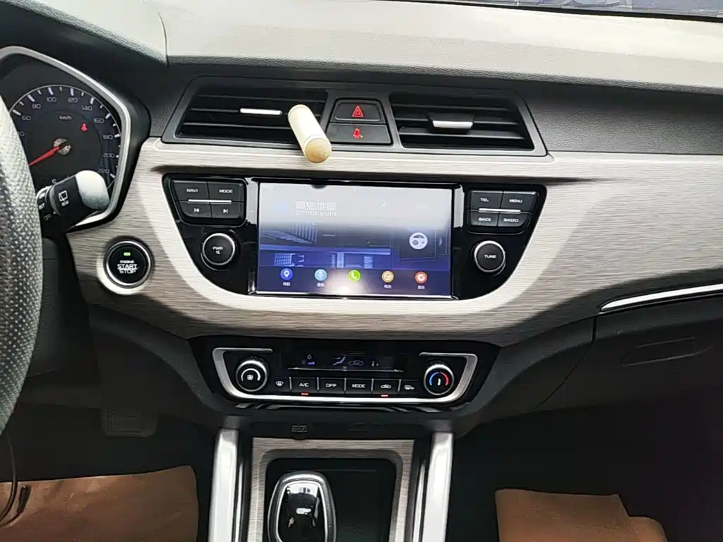 Geely Vision X3 — миниатюра 13