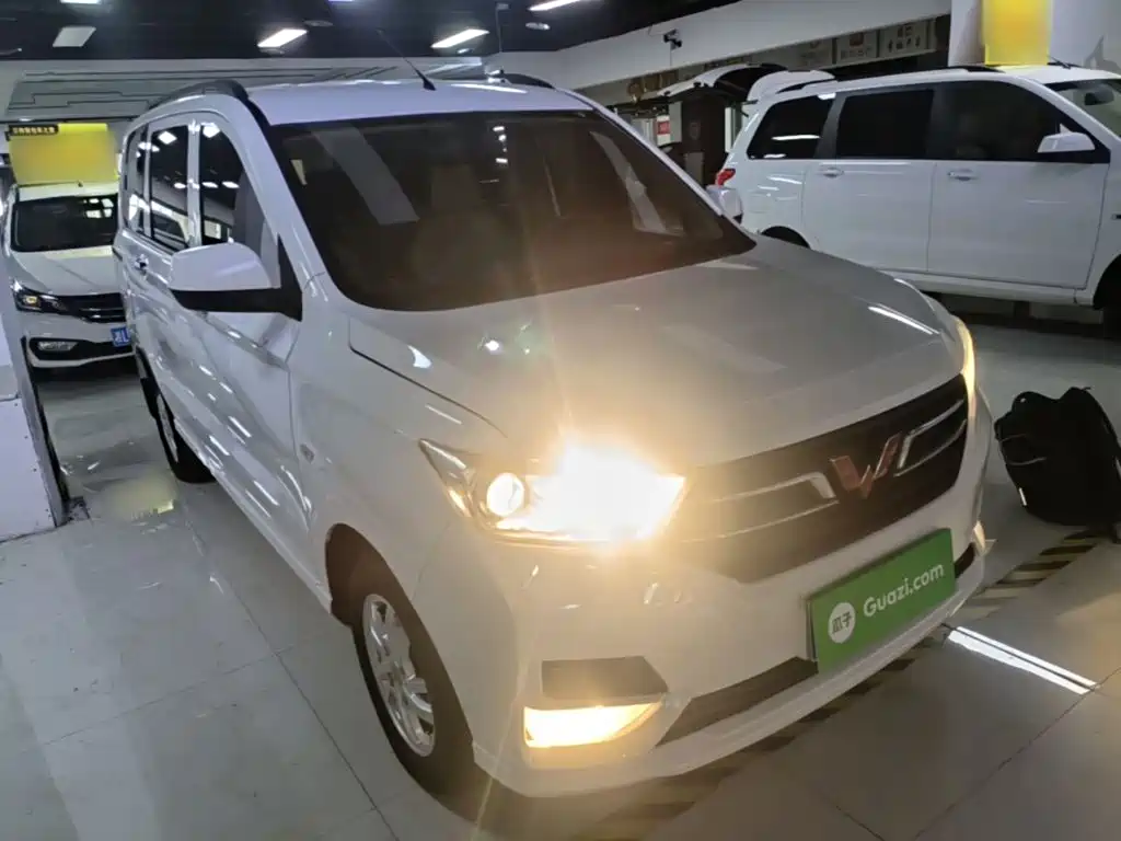 Wuling Hongguang — миниатюра 4