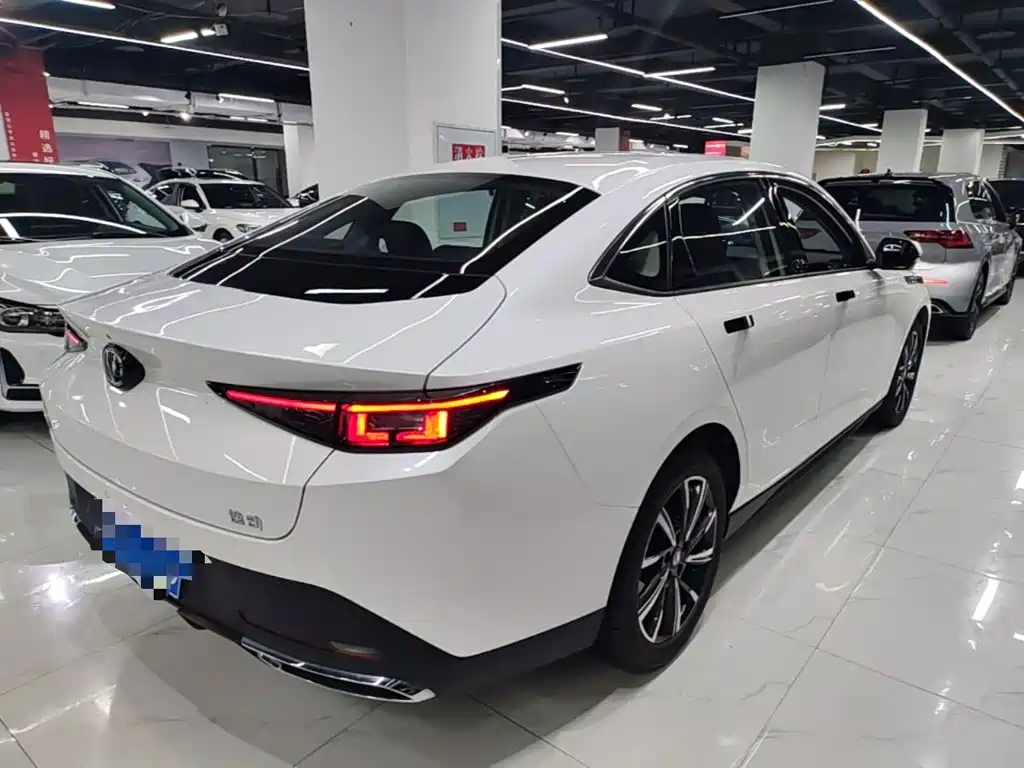 Changan Eado — миниатюра 7