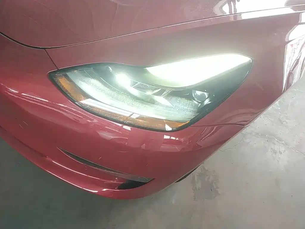 Tesla Model 3 — миниатюра 24