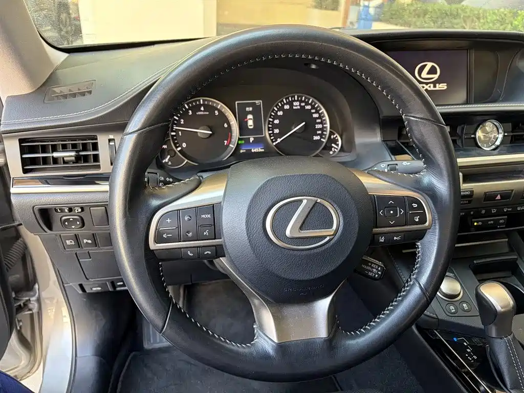 Lexus ES — миниатюра 7