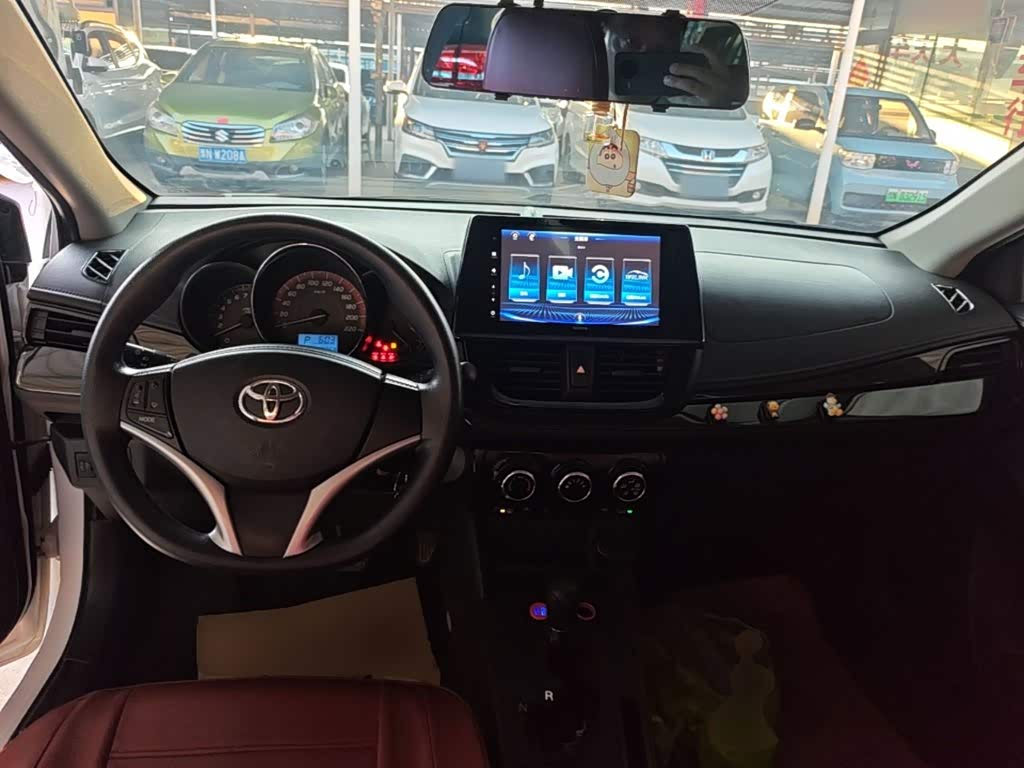 Toyota Vios FS 1.5 л 2022 г. Белый, пробег 30700 км