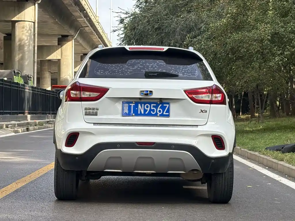 Geely Vision X3 — миниатюра 5