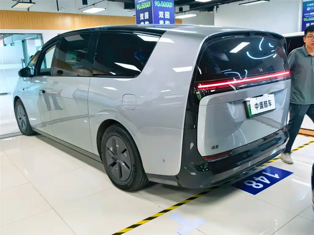 Li Auto MEGA 2024 Ultra