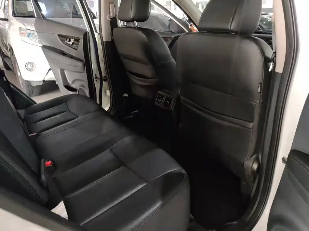 Nissan X-Trail — миниатюра 3