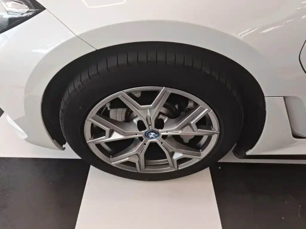 BMW i3 — миниатюра 23
