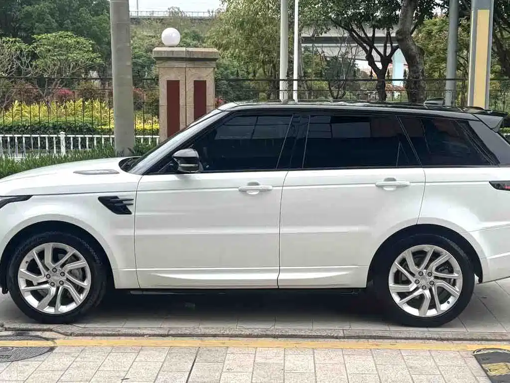 Land Rover Range Rover Sport 2020 3.0 L6 HSE DYNAMIC