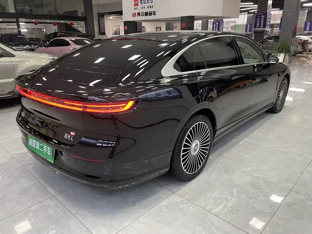 VOYAH Passion L — миниатюра 21
