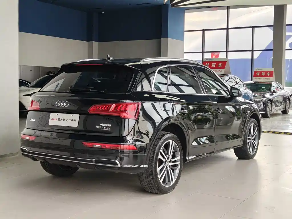 Audi Q5L — миниатюра 5