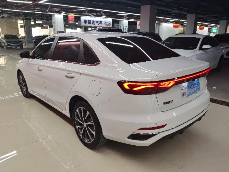 Geely Emgrand 2025 4 1.5L CVT Flagship