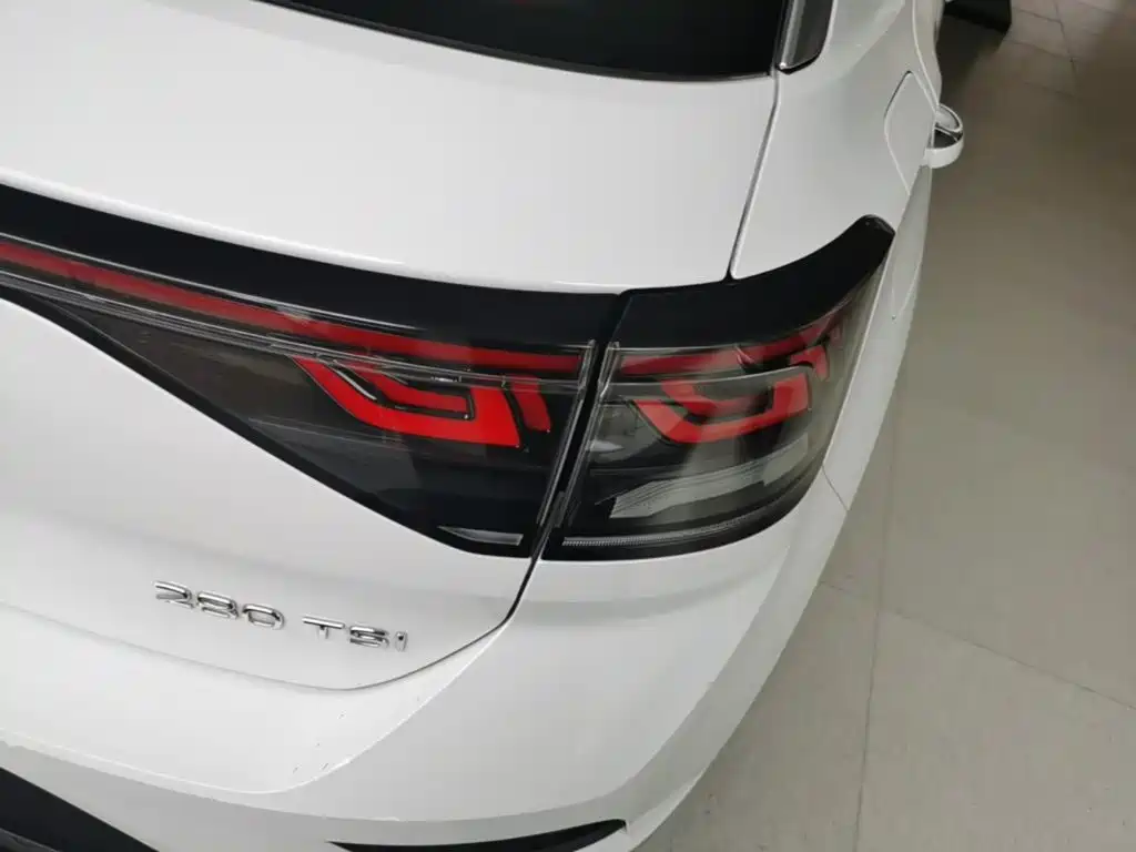 Volkswagen T-Roc — миниатюра 8