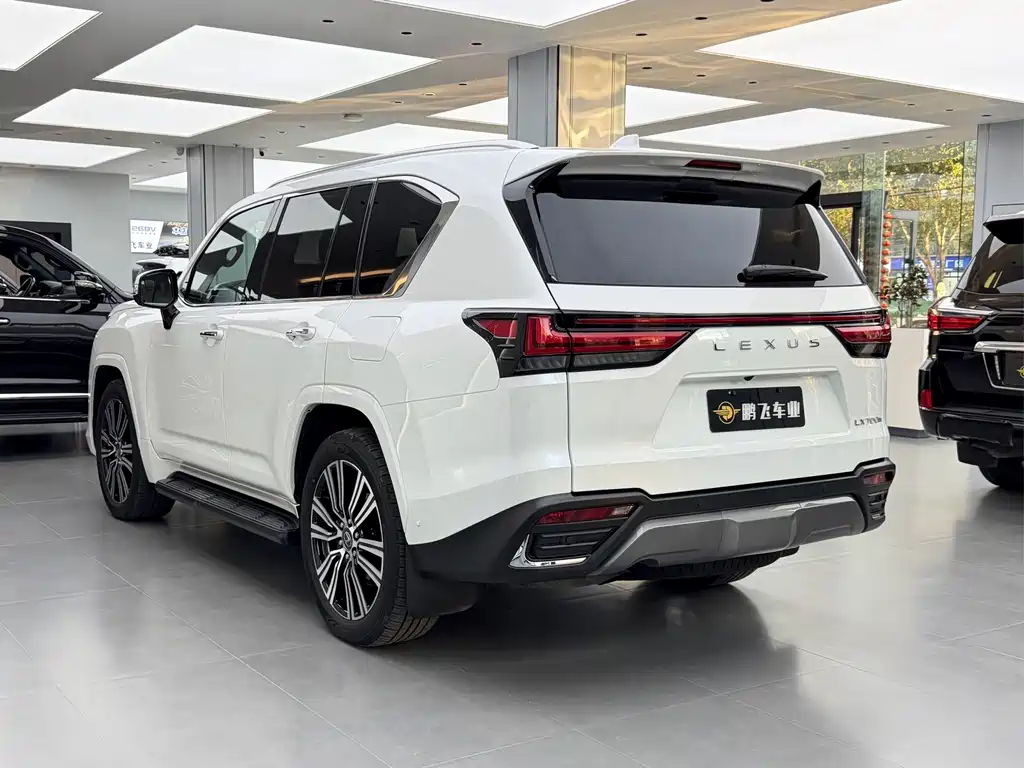 Lexus LX — миниатюра 23