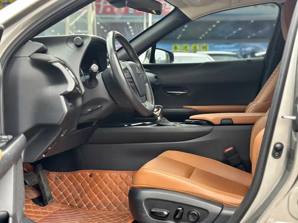 Lexus UX — миниатюра 5