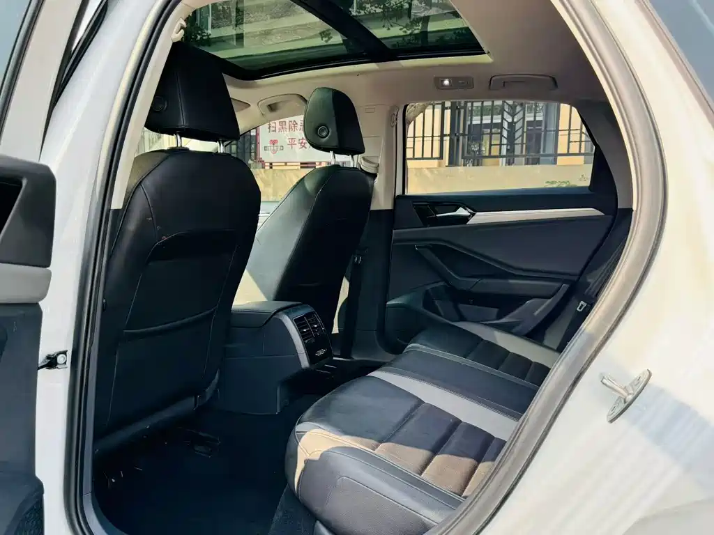 Volkswagen Sagitar — миниатюра 6