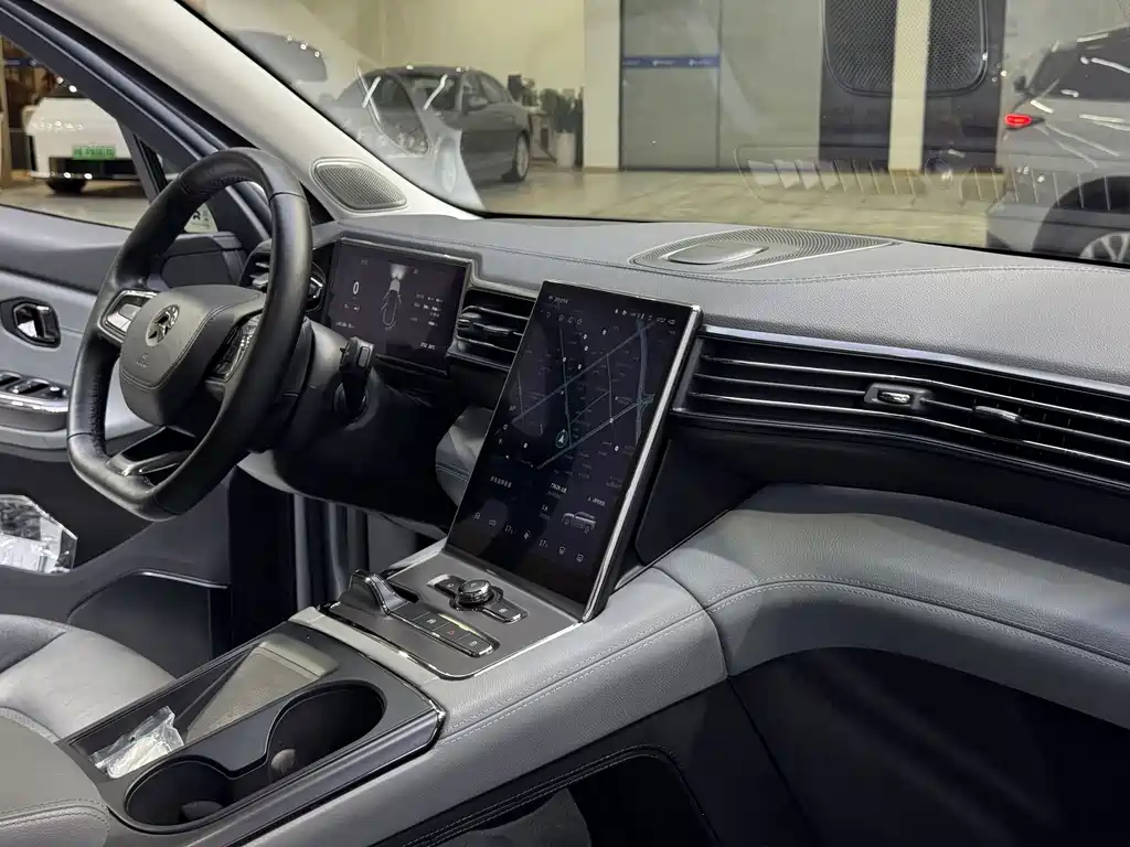 NIO ES6 — миниатюра 18