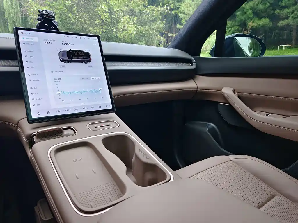 NIO ES6 — миниатюра 14