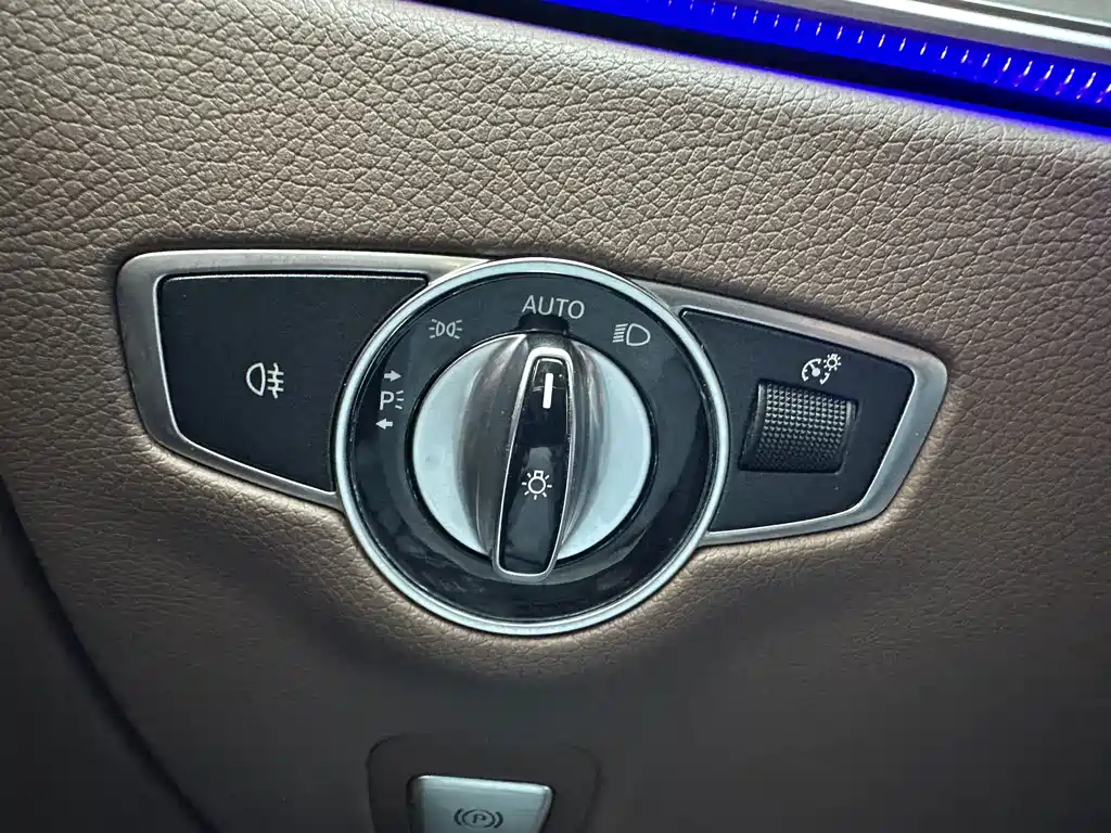 Mercedes-Benz E-Class — миниатюра 24