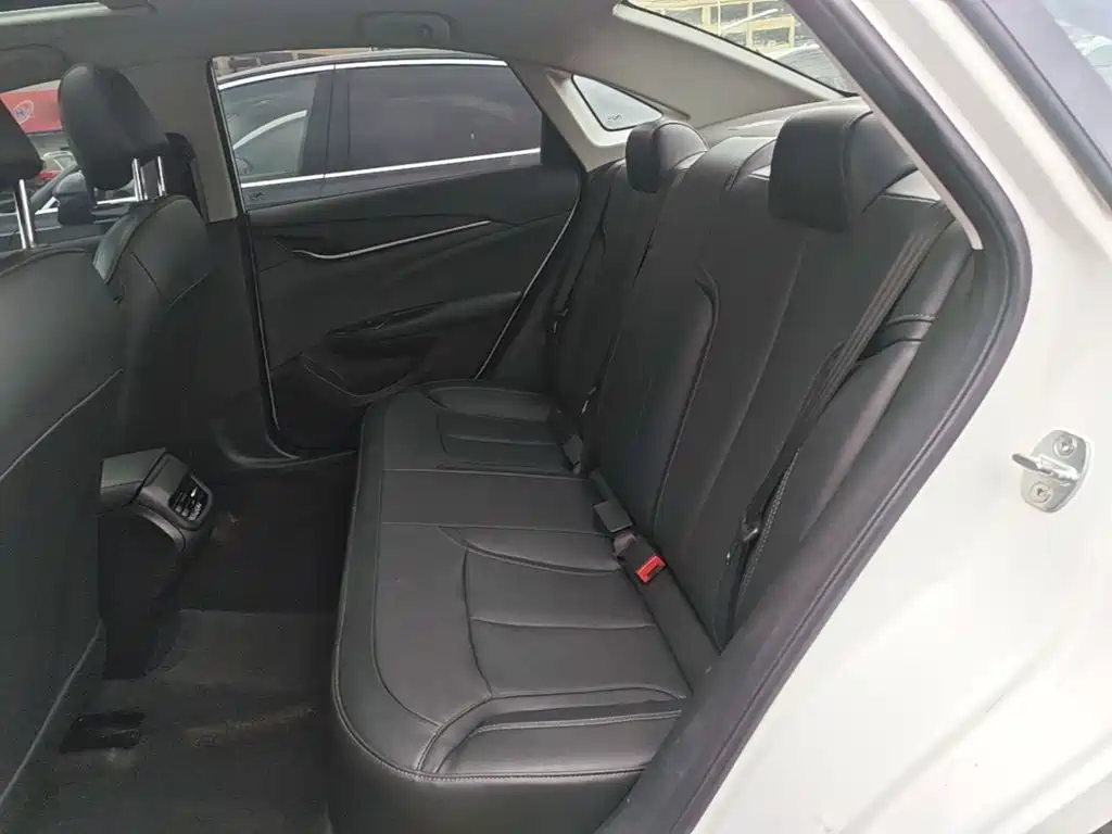 Buick Excelle — миниатюра 17