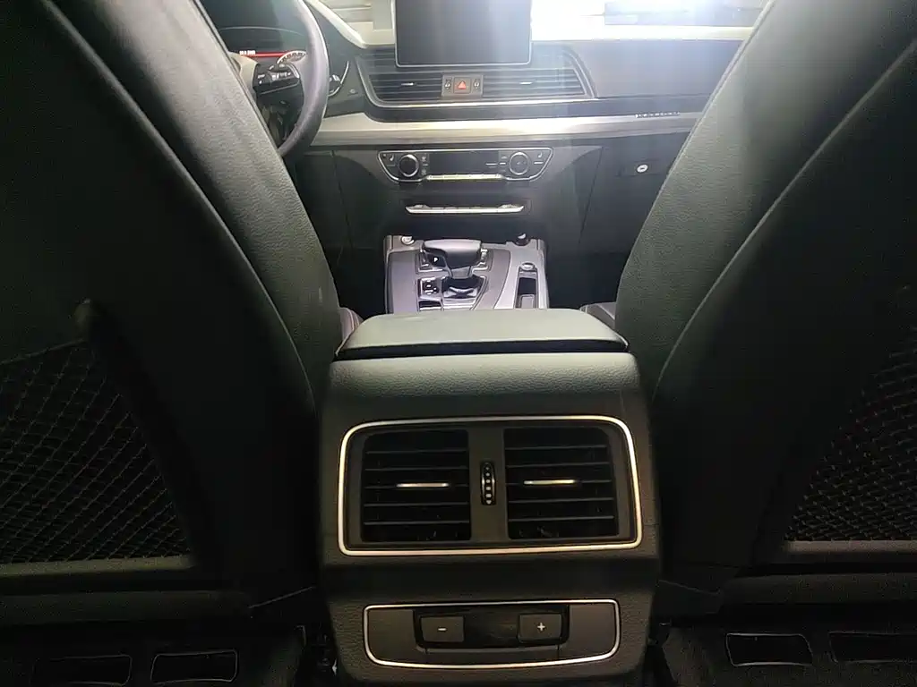 Audi Q5L — миниатюра 9