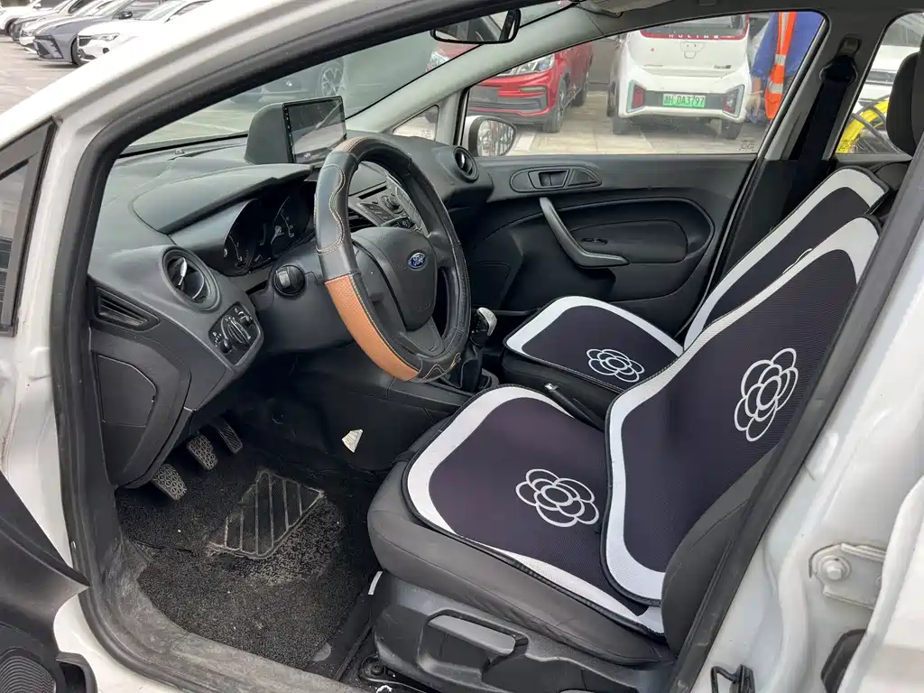 Ford Fiesta Sedan 1.5L Manual Elegant Type, фото 7