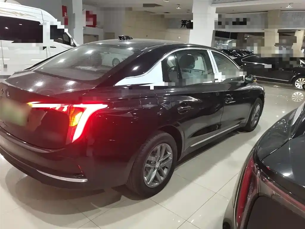 Hongqi E-QM5 2025 500km