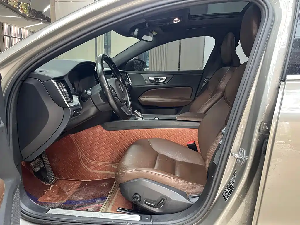 Volvo S60 — миниатюра 9