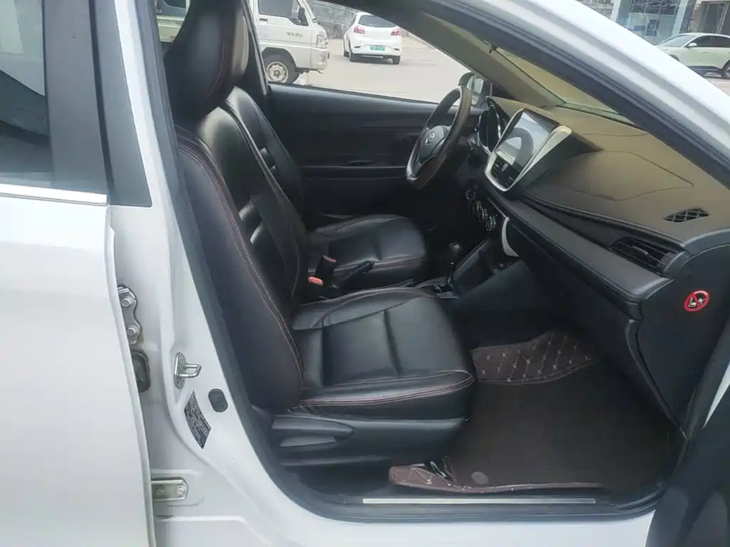 Toyota Yaris L — миниатюра 25