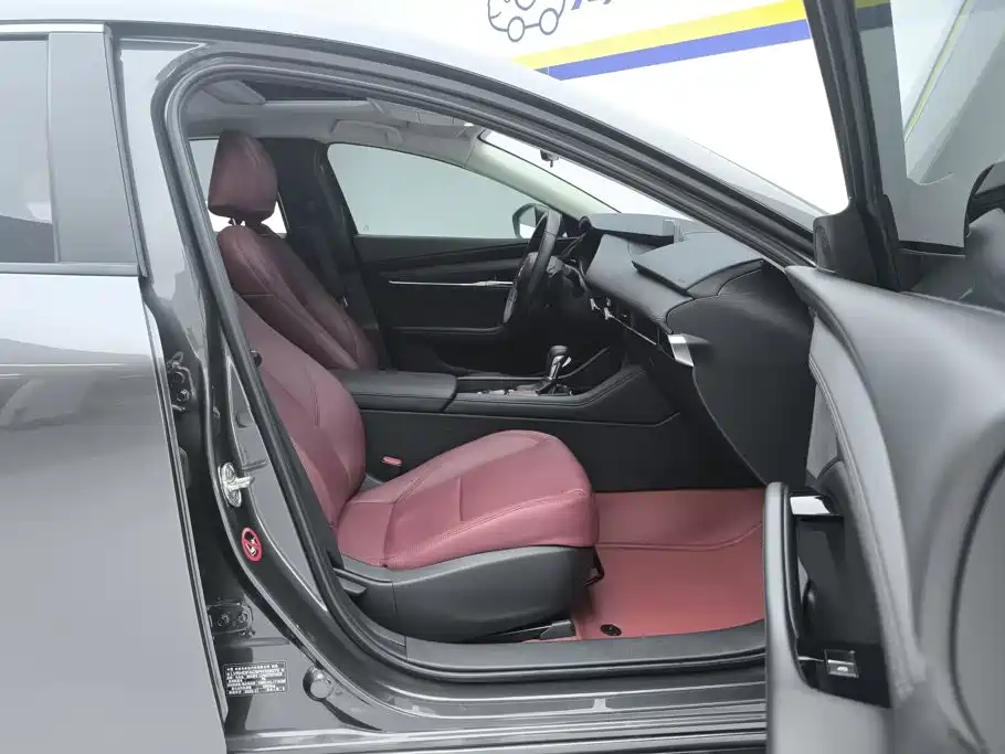 Mazda 3 Axela — миниатюра 8