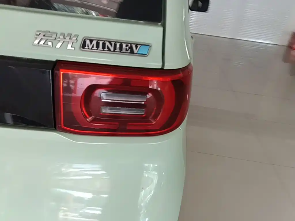 Wuling MINIEV — миниатюра 8